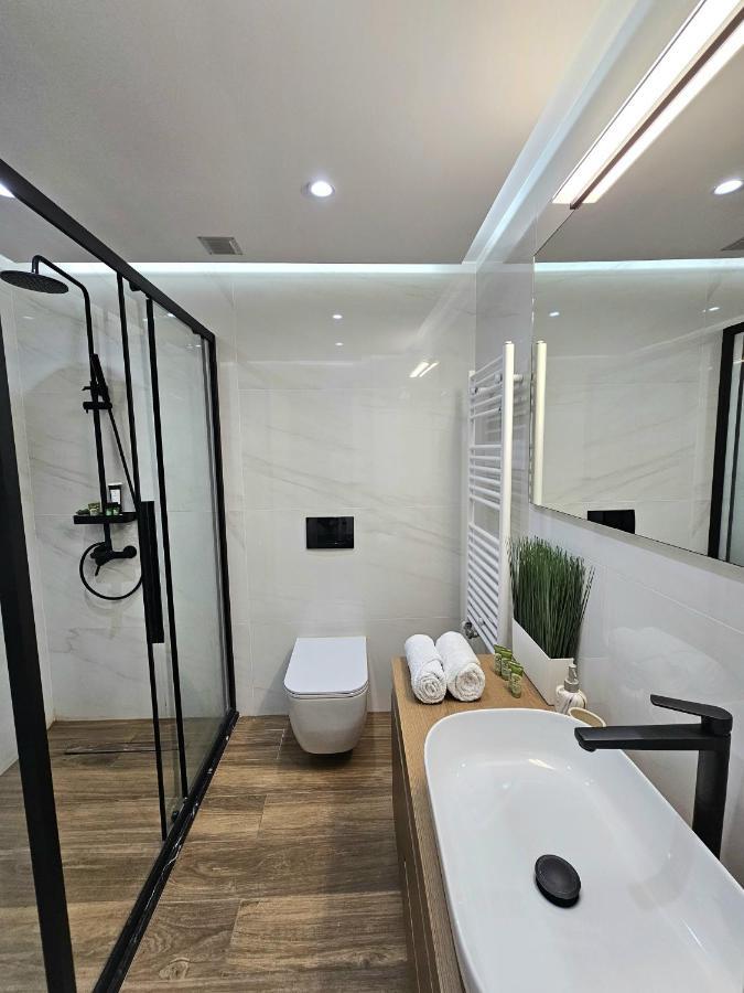 Modern Garden View Apt In Voula, Athens - Luxe Exterior photo