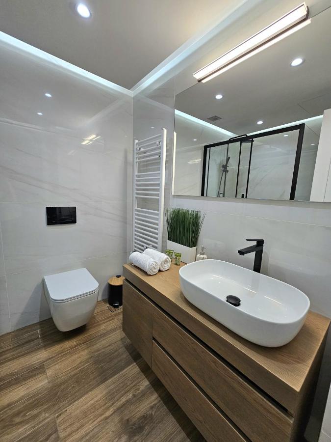 Modern Garden View Apt In Voula, Athens - Luxe Exterior photo