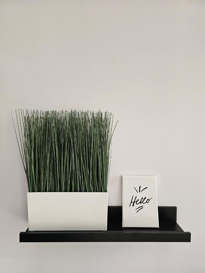 Modern Garden View Apt In Voula, Athens - Luxe Exterior photo